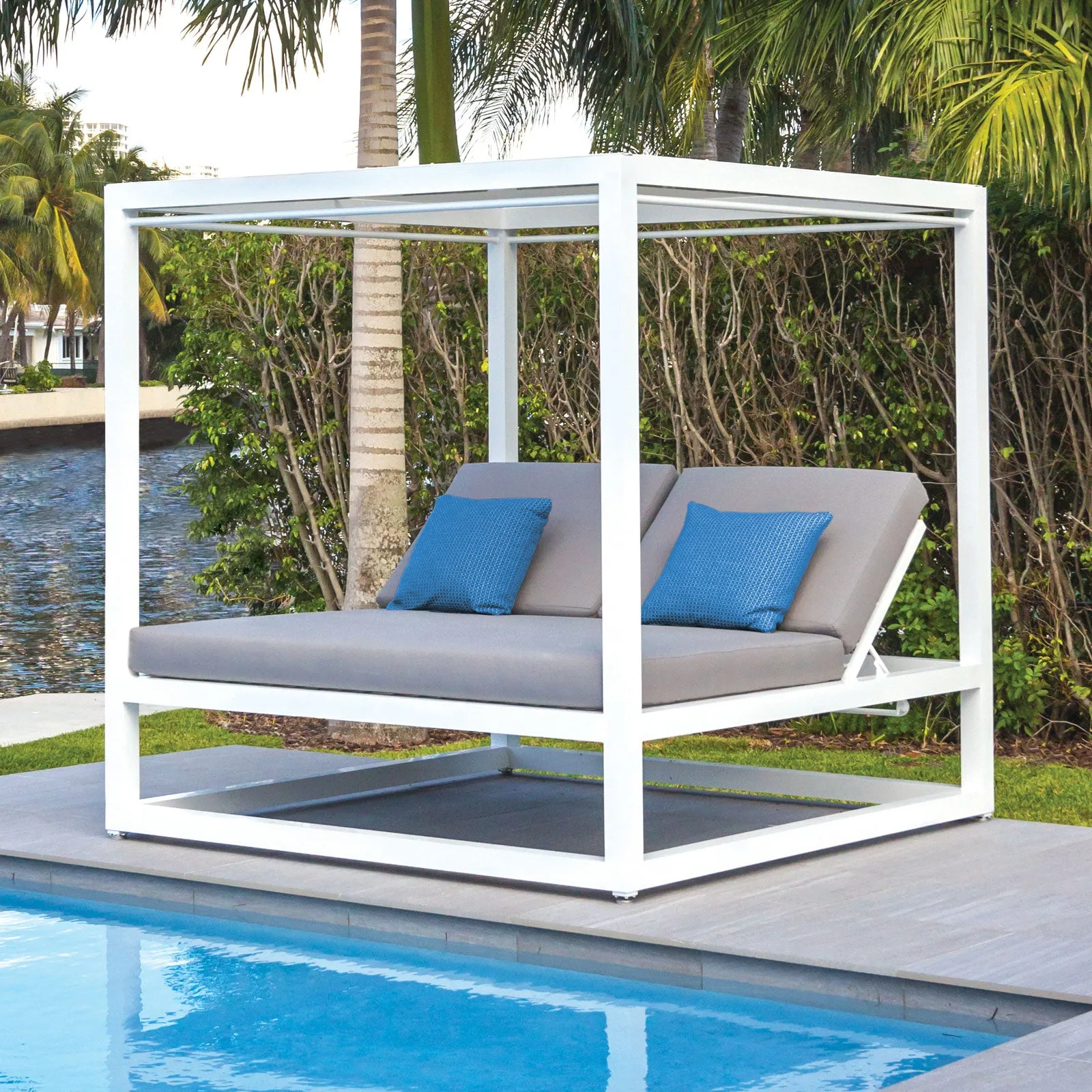 Breeze Daybed