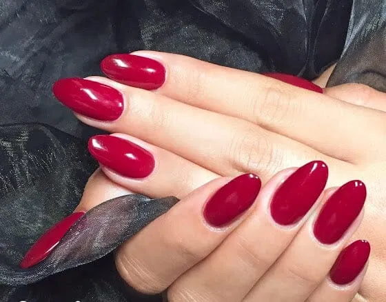 CND VINYLUX - Rouge Rite #197