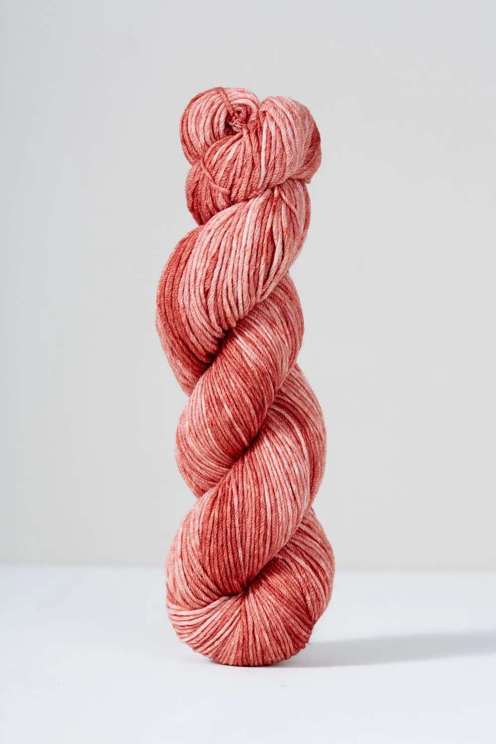 Urth Yarns Montaj Scarf Kit (Knit) in Urth Monokrom DK